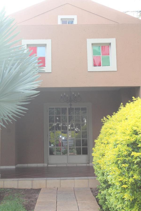 Batter Boys Guest House Pretoria-Noord Dış mekan fotoğraf